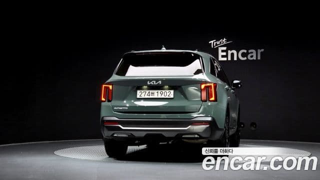 Kia Sorento 2023 — Photo 8/20