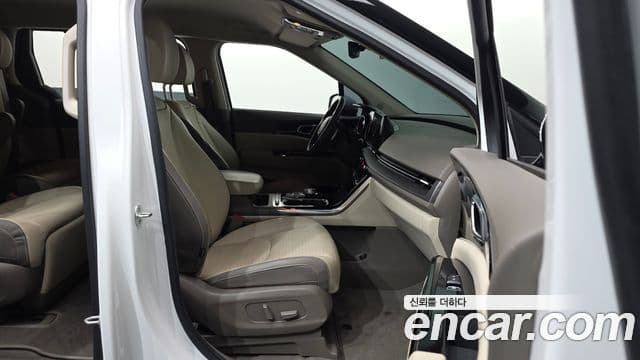 Kia Carnival 2022 — Фото 11/20
