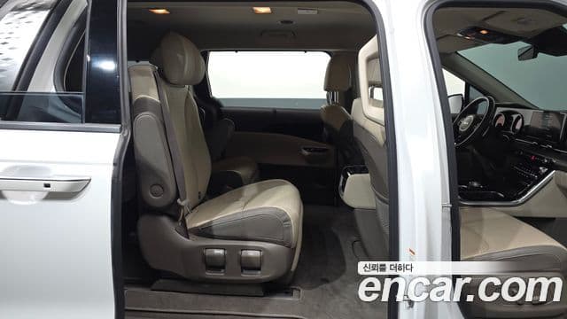 Kia Carnival 2022 — Фото 12/20
