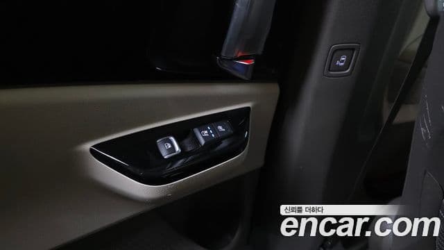 Kia Carnival 2022 — Фото 19/20
