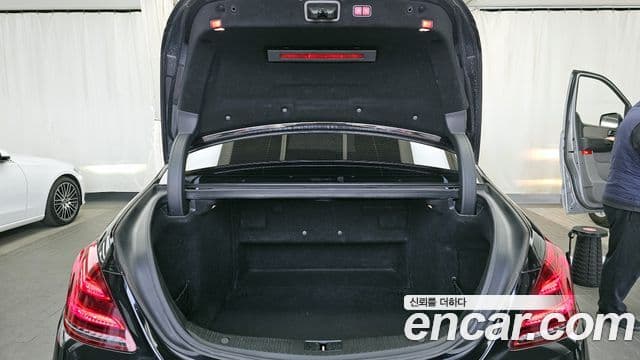 Mercedes-Benz S-Class 2018 — Photo 5/20