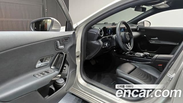 Mercedes-Benz A-Class 2020 — Şəkil 11/20
