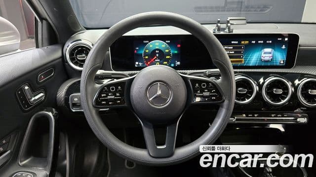 Mercedes-Benz A-Class 2020 — Şəkil 13/20