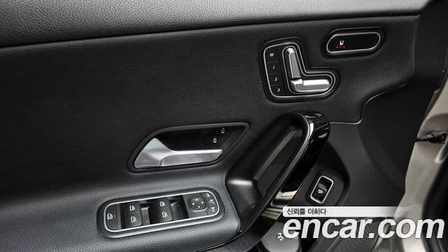 Mercedes-Benz A-Class 2020 — Şəkil 17/20