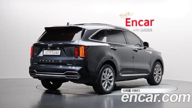 Kia Sorento 2021 — ფოტო 2/20