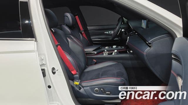 Genesis GV70 2021 — ფოტო 11/20
