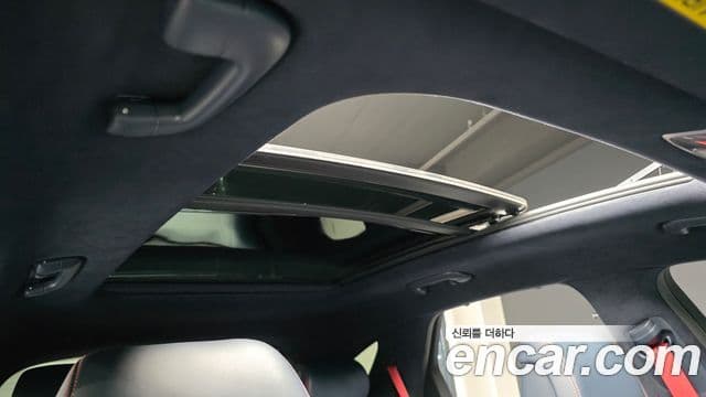 Genesis GV70 2021 — ფოტო 18/20