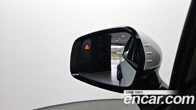 Kia Carnival 2025 — фото 18 из 20