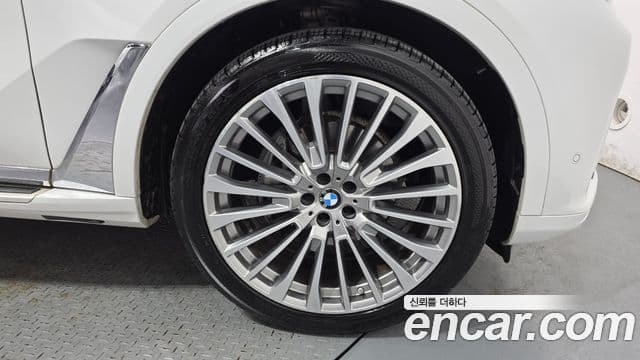 BMW X7 2021 — ფოტო 5/20