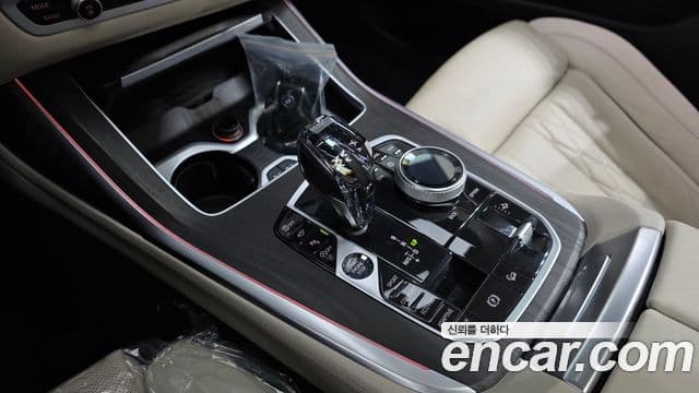 BMW X7 2021 — ფოტო 9/20