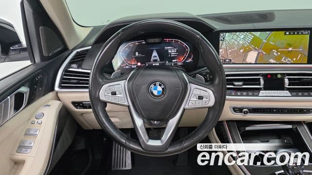 BMW X7 2021 — ფოტო 13/20