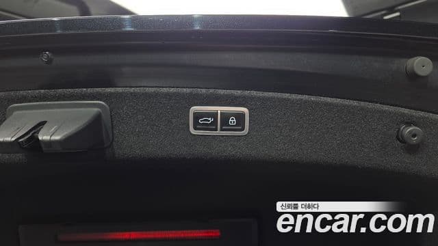 Genesis Electrified G80 2022 — ფოტო 19/20