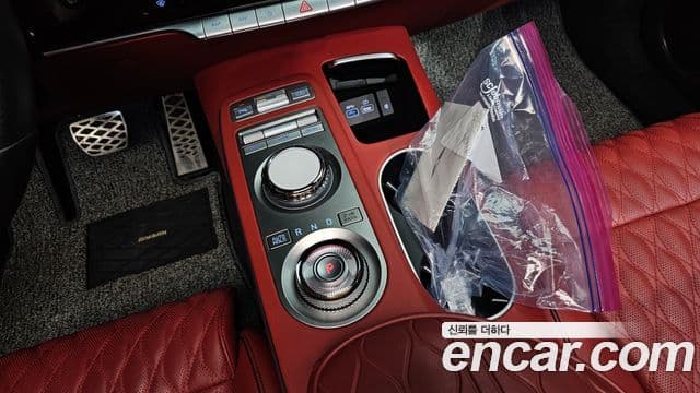 Genesis GV70 2024 — Photo 14/20