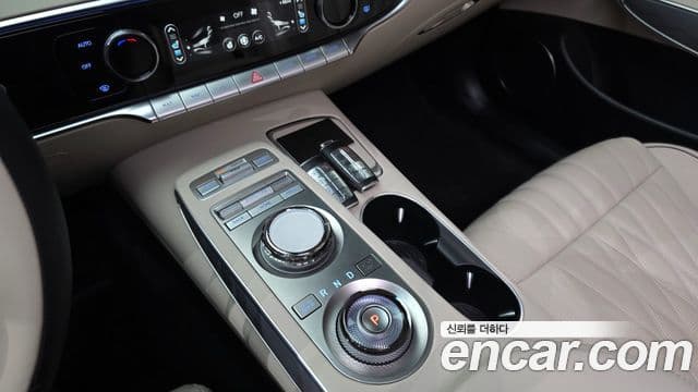 Genesis GV70 2023 — ფოტო 7/20