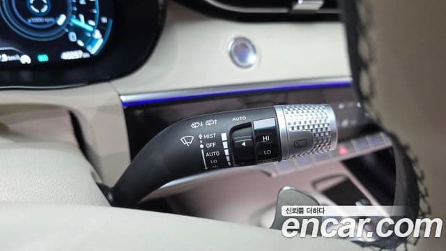 Genesis GV70 2023 — ფოტო 17/20