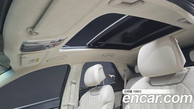 Genesis GV70 2023 — ფოტო 19/20