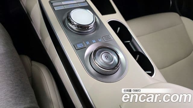 Genesis GV70 2023 — Şəkil 9/20