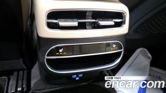 Genesis GV70 2023 — Şəkil 18/20