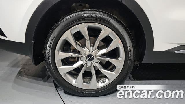 Kia Sorento 2023 — ფოტო 5/20
