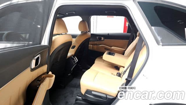 Kia Sorento 2023 — ფოტო 11/20