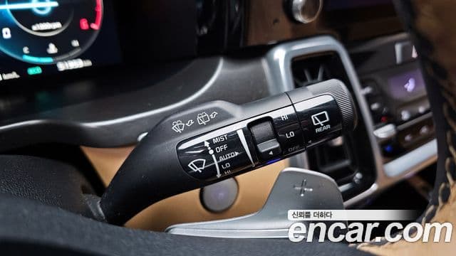 Kia Sorento 2023 — ფოტო 15/20