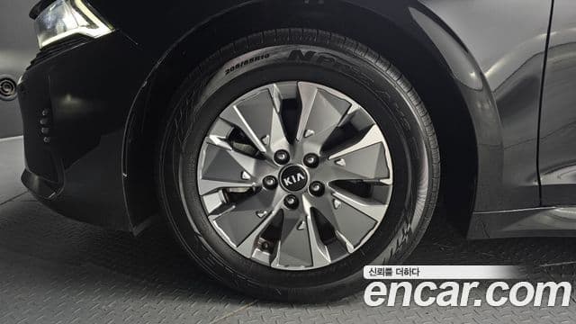 Kia K5 2020 — ფოტო 5/20