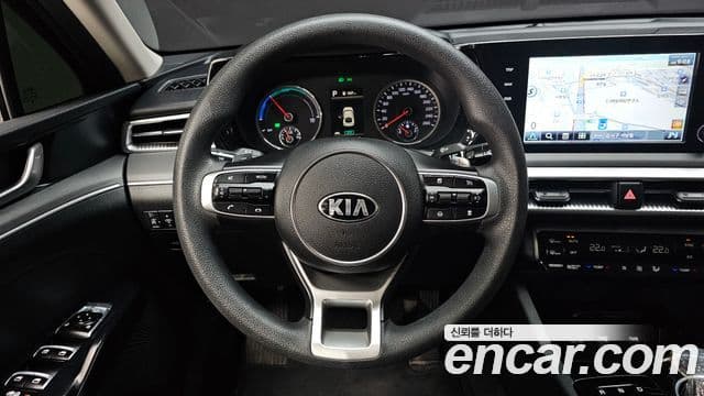 Kia K5 2020 — ფოტო 13/20