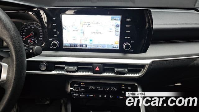 Kia K5 2020 — ფოტო 14/20