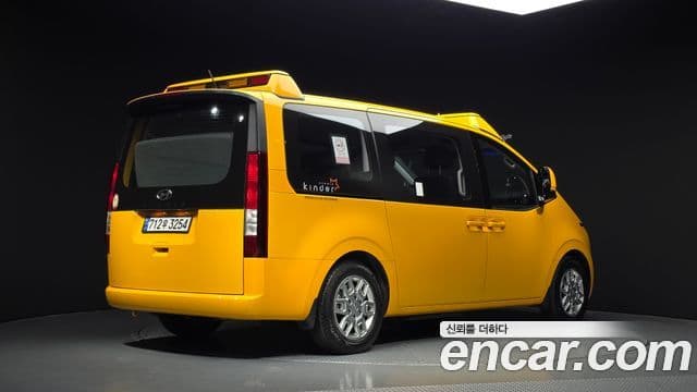 Hyundai Staria 2023 — фото 2 из 20