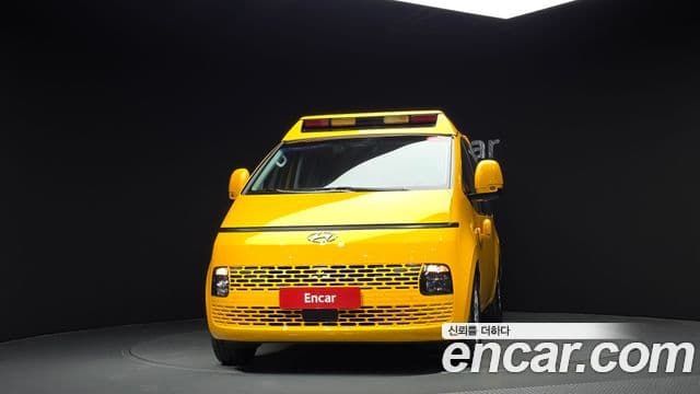 Hyundai Staria 2023 — ფოტო 3/20
