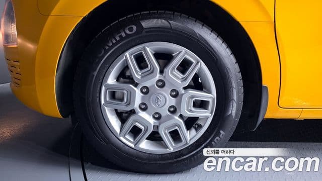 Hyundai Staria 2023 — ფოტო 5/20