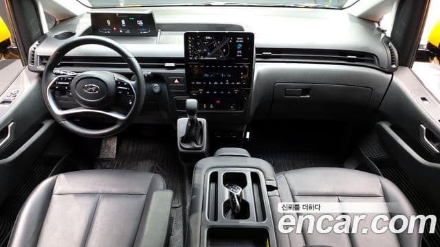 Hyundai Staria 2023 — ფოტო 7/20