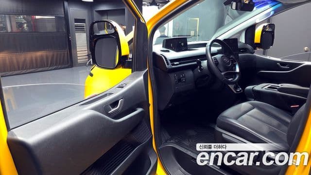 Hyundai Staria 2023 — фото 11 из 20