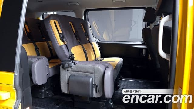 Hyundai Staria 2023 — ფოტო 12/20