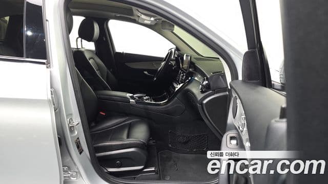 Mercedes-Benz GLC-Class 2019 — ფოტო 13/20