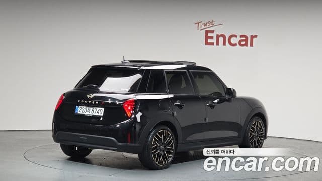 Mini Cooper S 2025 — ფოტო 2/20