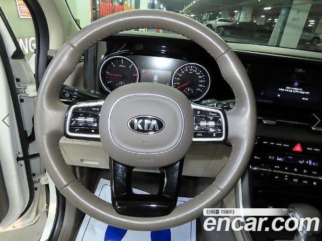 Kia Carnival 2021 — Şəkil 8/20