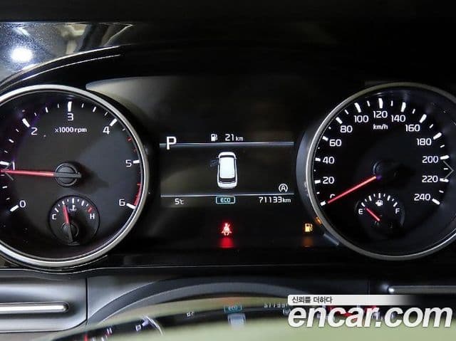 Kia Carnival 2021 — Şəkil 9/20