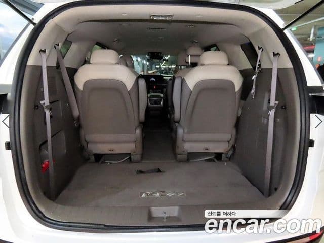 Kia Carnival 2021 — Şəkil 18/20