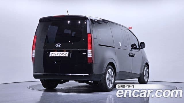 Hyundai Staria 2024 — Фото 2/20