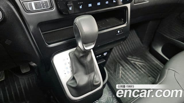 Hyundai Staria 2024 — Фото 9/20