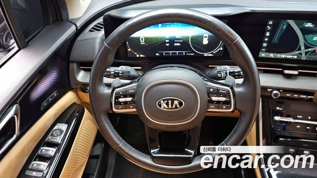 Kia Carnival 2021 — фото 13 из 20