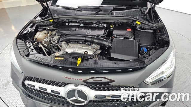Mercedes-Benz GLA-Class 2020 — Şəkil 6/20