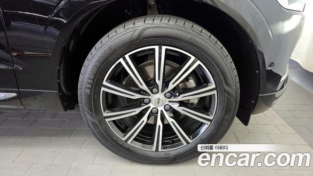 Volvo XC60 2021 — Şəkil 5/20