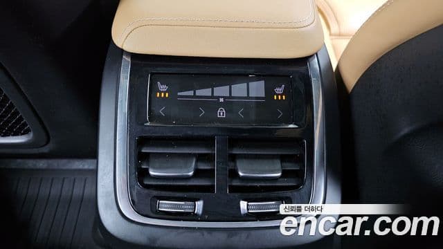Volvo XC60 2021 — Şəkil 18/20