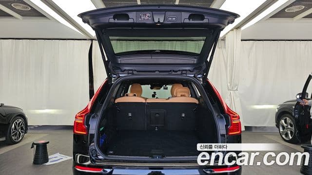 Volvo XC60 2021 — Şəkil 20/20