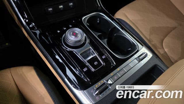 Kia Carnival 2021 — ფოტო 9/20