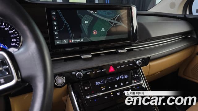 Kia Carnival 2021 — ფოტო 12/20