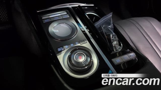 Genesis Electrified G80 2022 — Şəkil 9/20