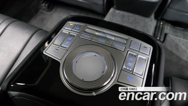 Genesis Electrified G80 2022 — Şəkil 19/20